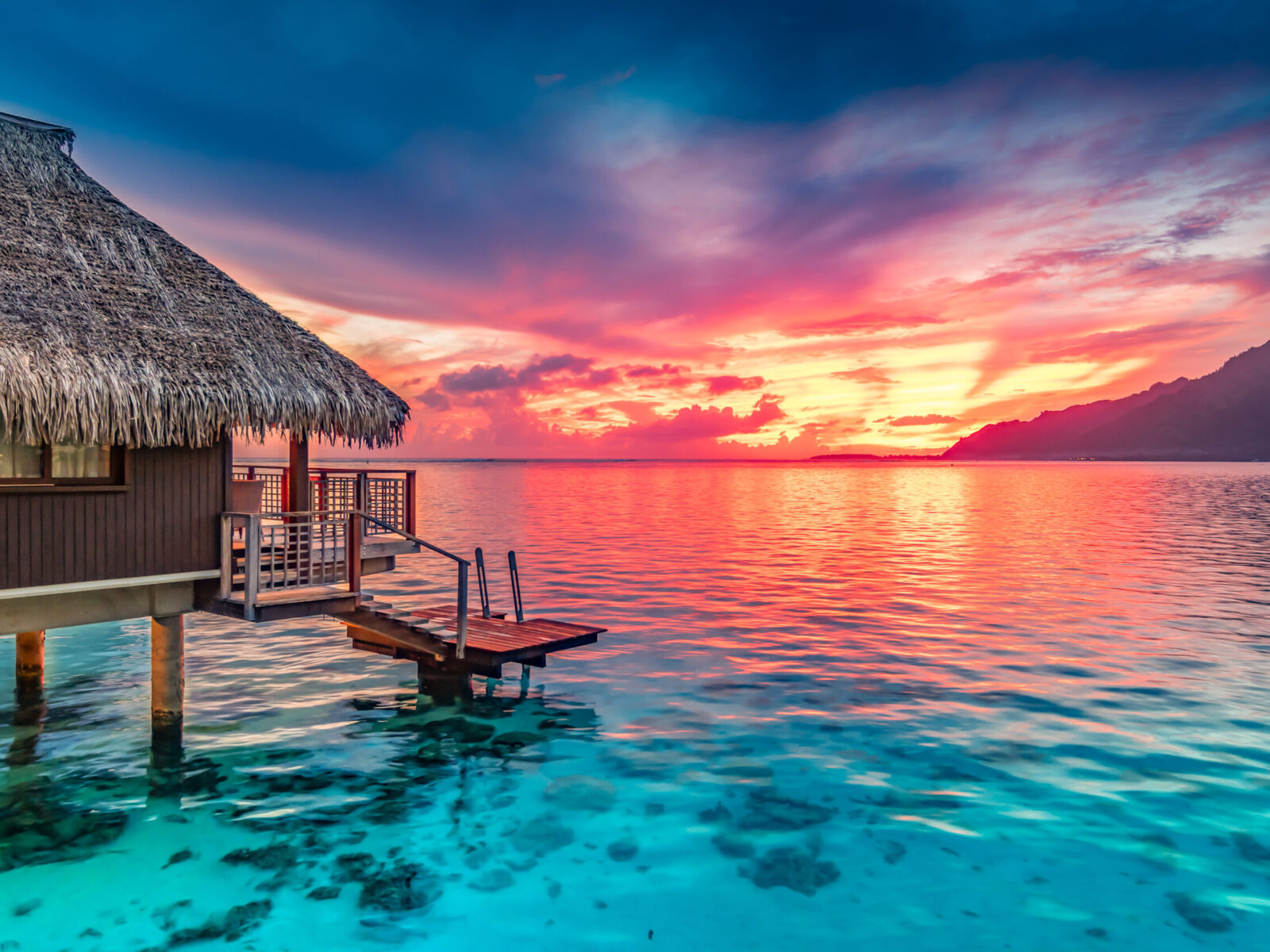 Stunning,Colorful,Sunset,Sky,On,The,Horizon,Of,Moorea,,The