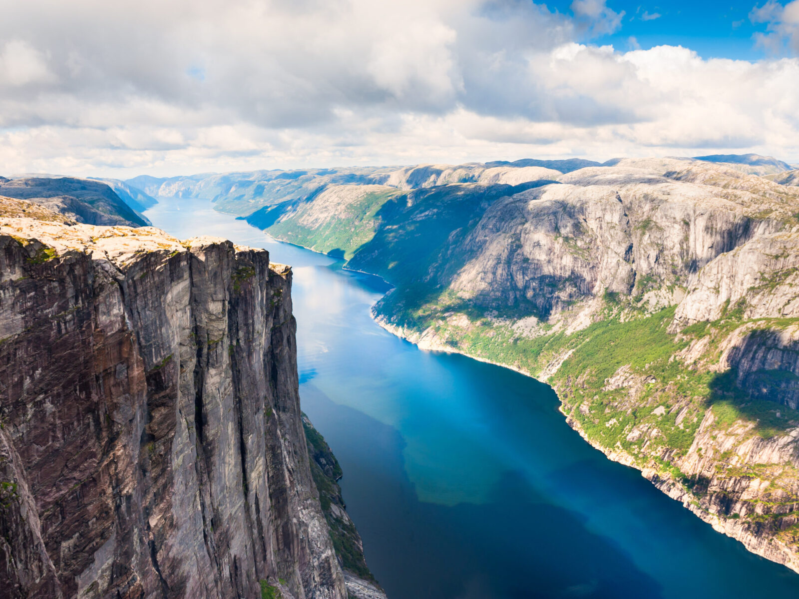 View,Of,Lysefjord,And,Kjerag,Mountain,,Famous,Landmark,In,Norway.