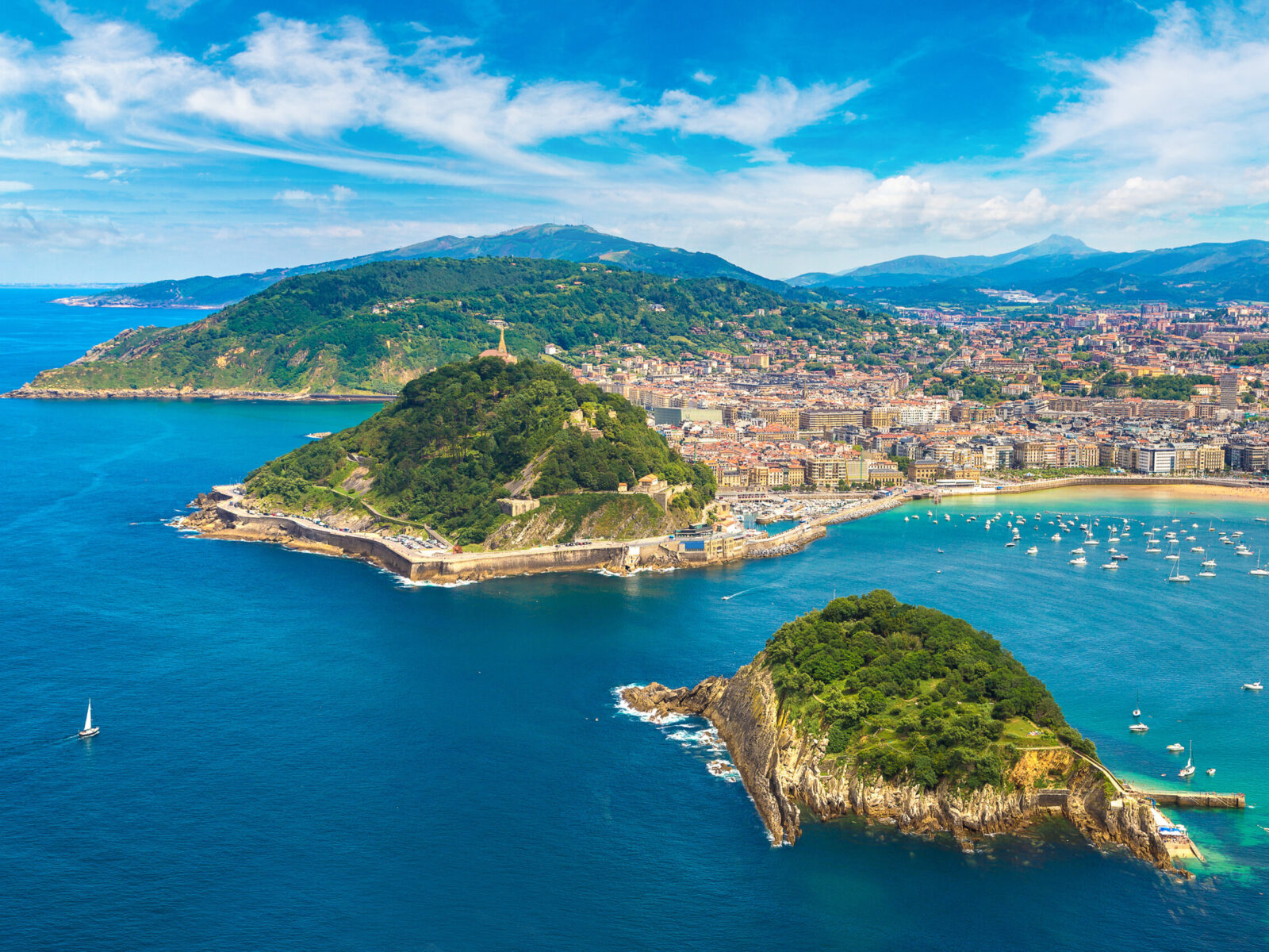 Panoramic,Aerial,View,Of,San,Sebastian,(donostia),In,A,Beautiful