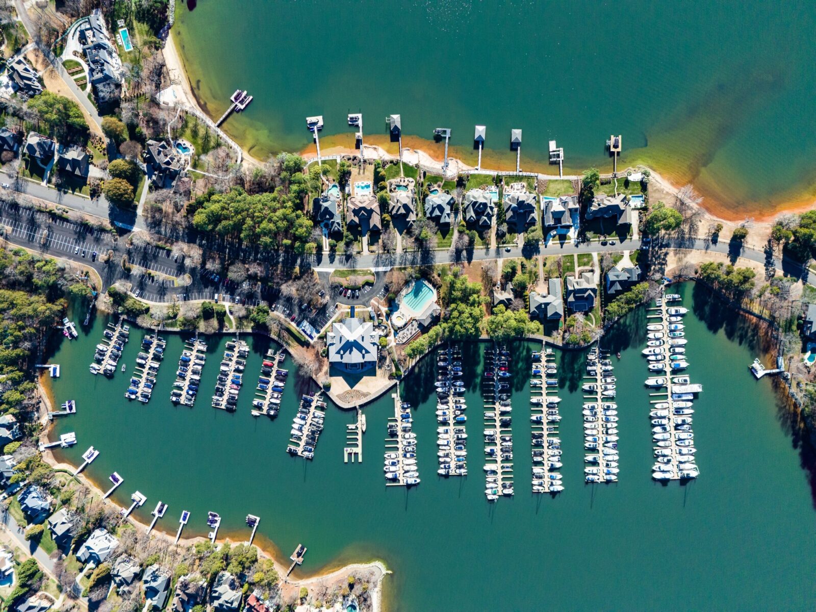 Peninsula,Yacht,Club,Lake,Norman