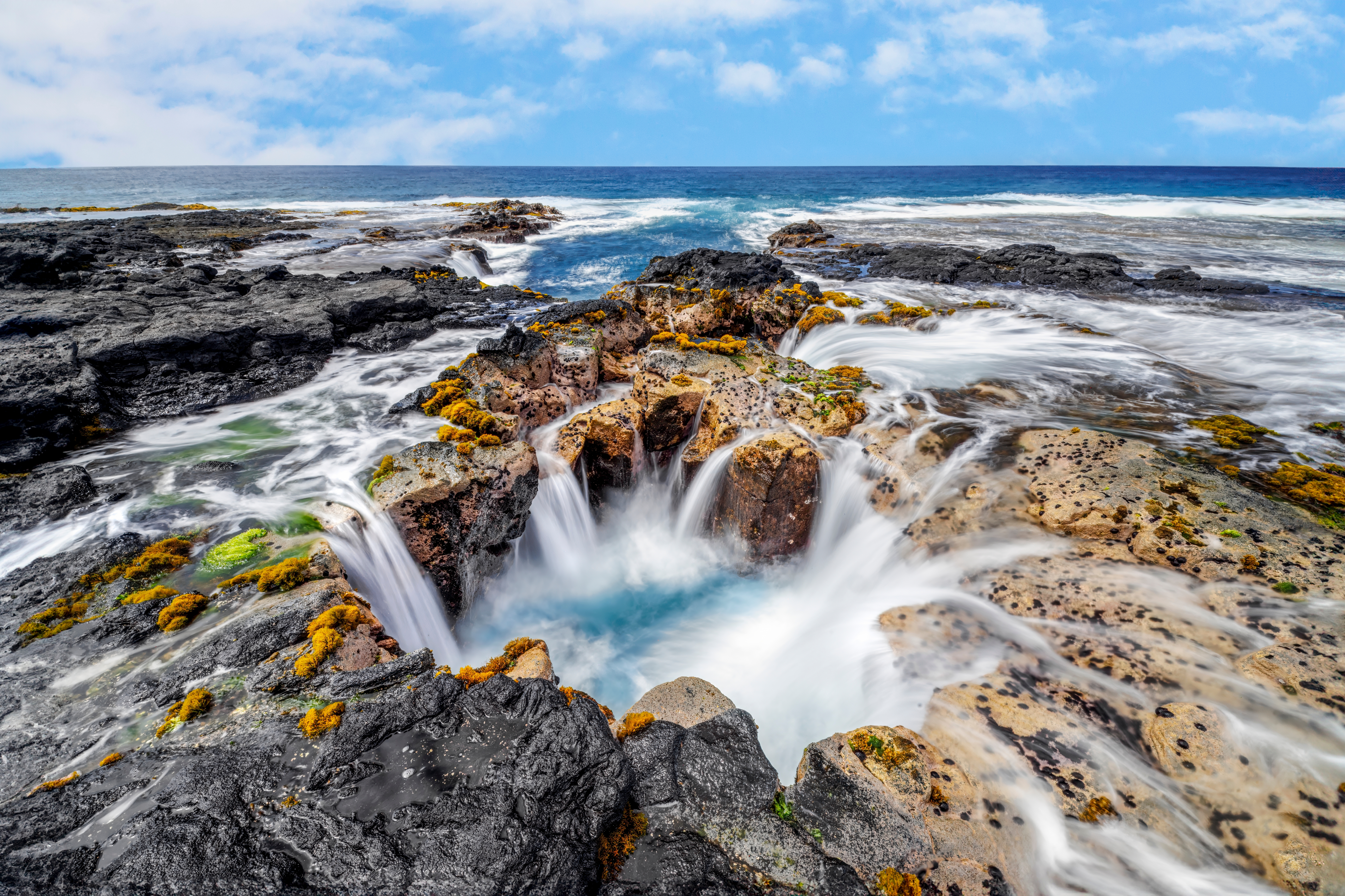 Peles,Well,Is,A,Coastal,Lava,Tube,On,The,Rocky