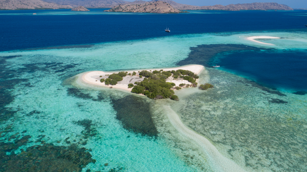 Top,View,Of,Taka,Makassar,From,Komodo,Island,(komodo,National